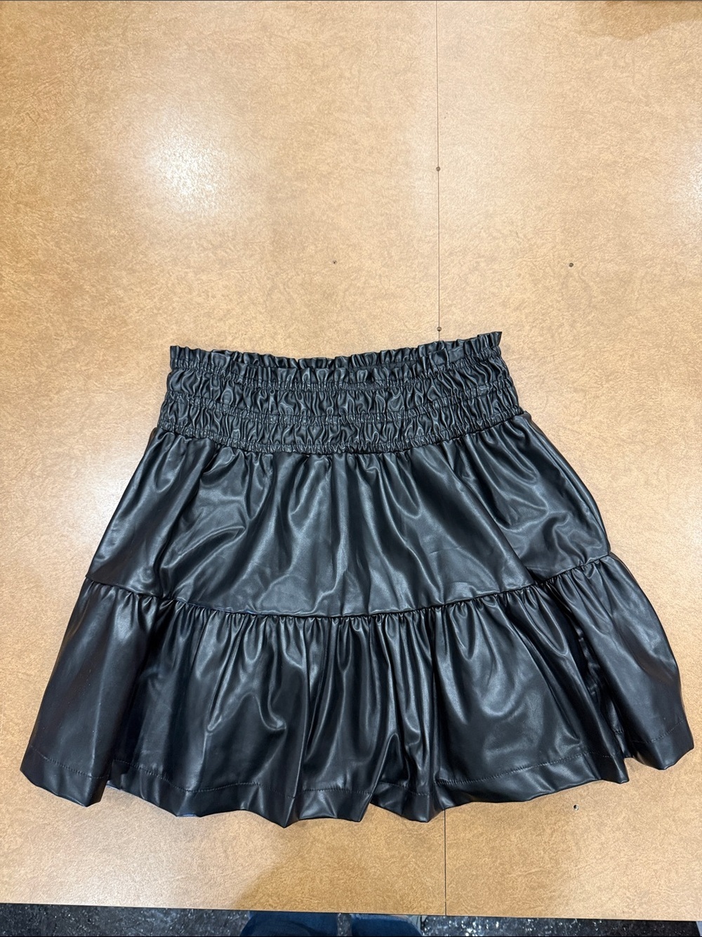 Entro Black Faux Leather Tiered Smocked Waist Mini Skirt • Lined • Size L